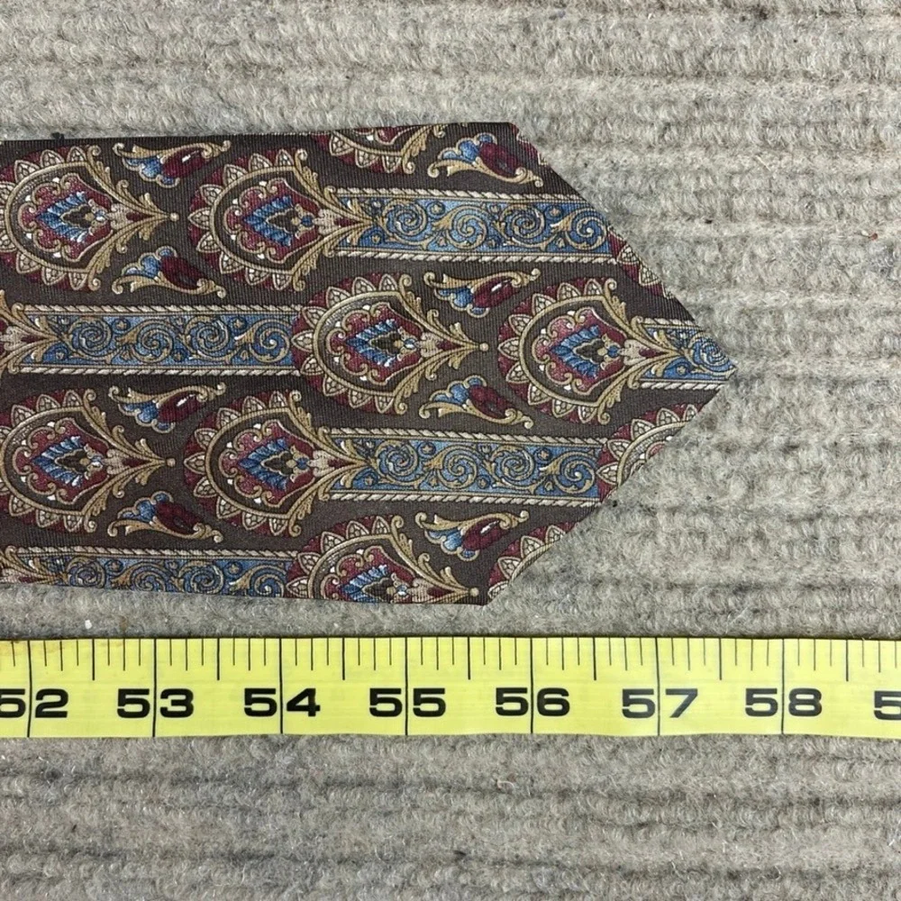 Bill Blass Mens Silk Tie Brown Paisley Scroll Medallion Made in USA Classic